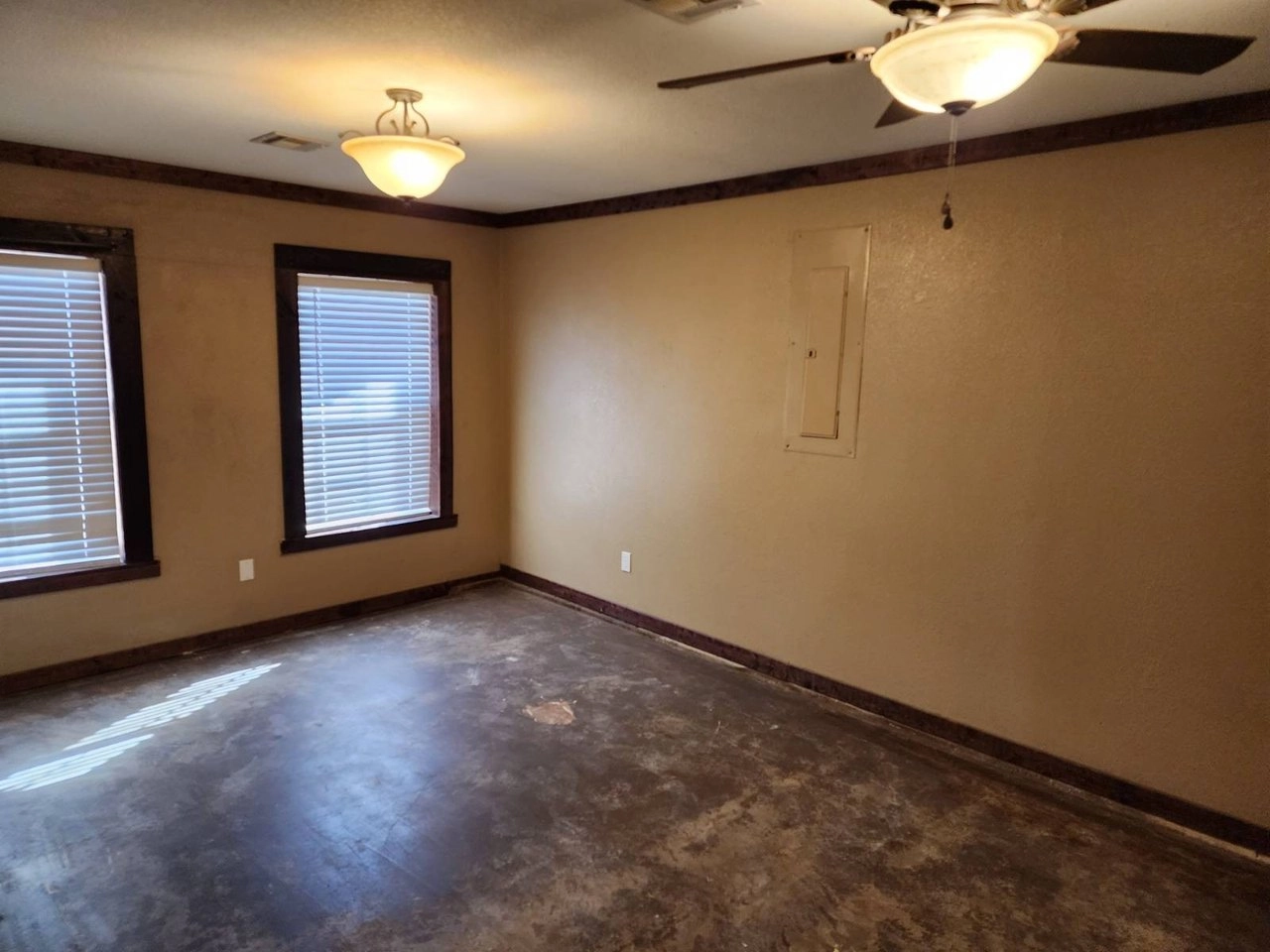Bedroom or living space at 3177 Rock House Rd, Bennington, OK
