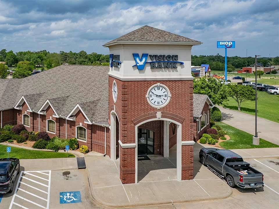 Meet Vision Bank: LeeAnn Callicoat, Mortgage Lender in Durant, OK