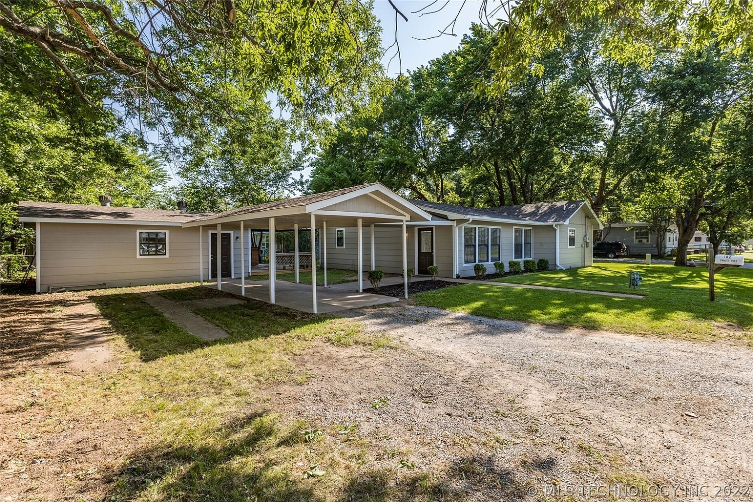 702 Mooney Road Colbert OK - front of house