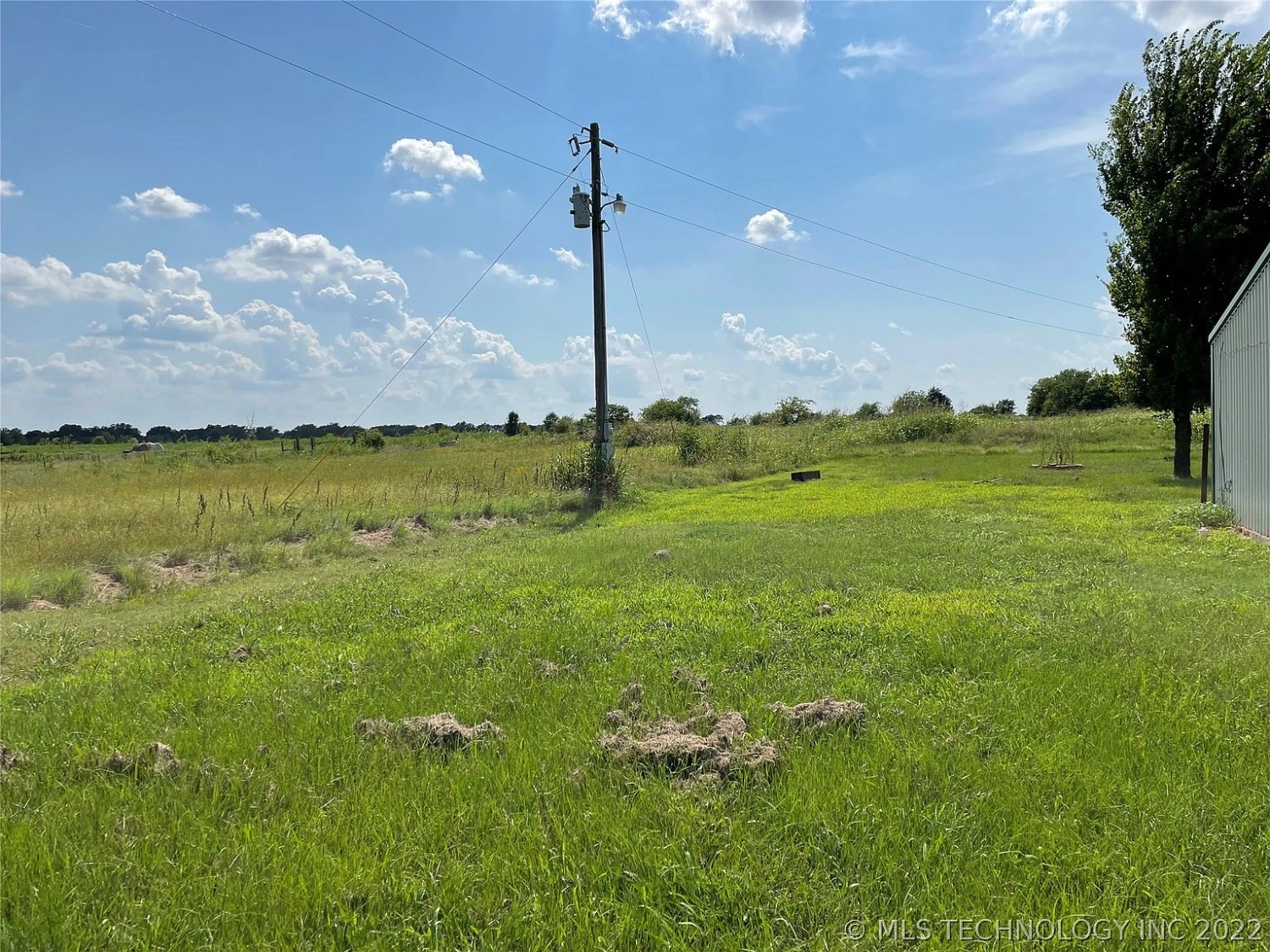 495 Sexton Calera OK - yard