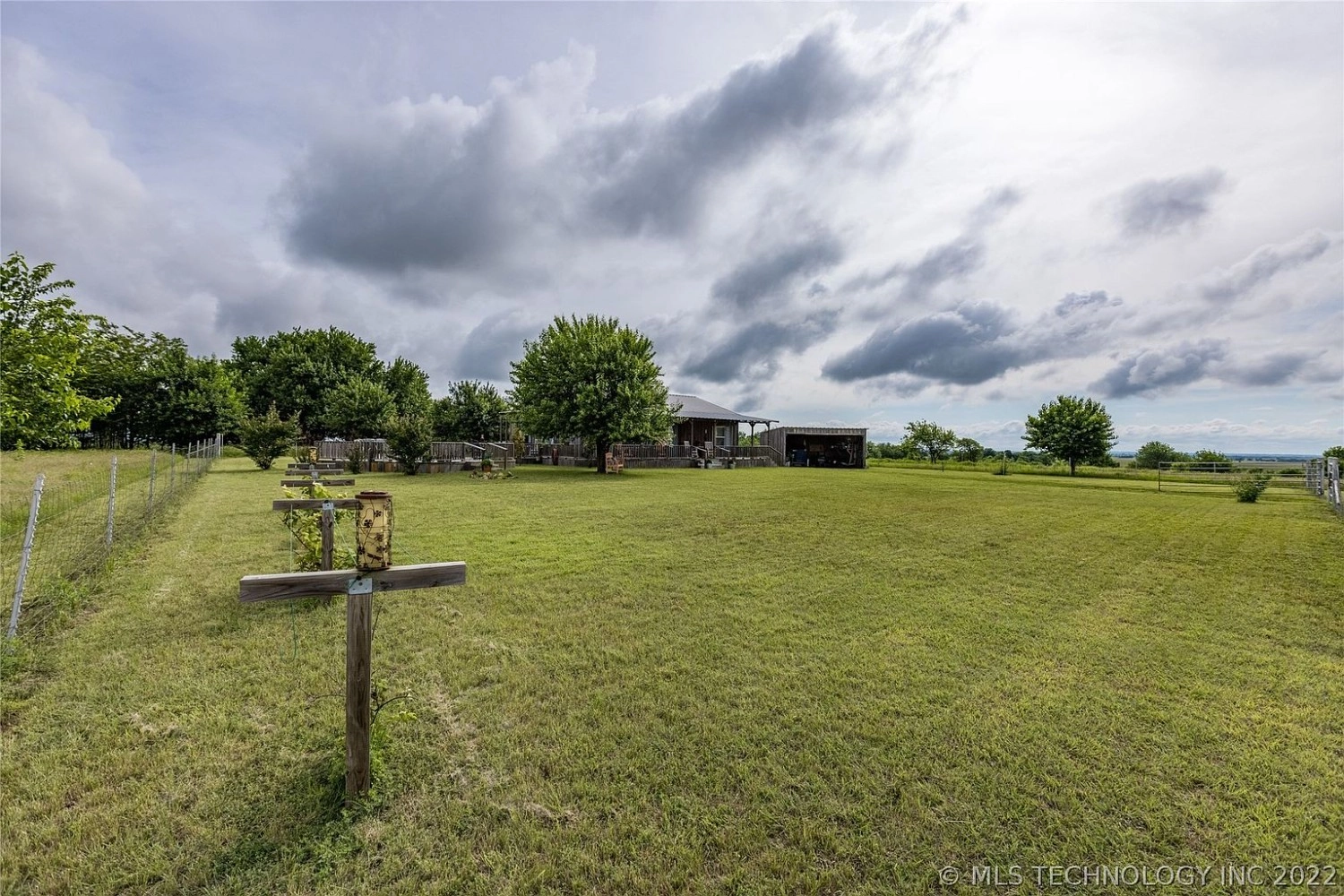 16934 State Hwy 78 Kenefic OK - yard