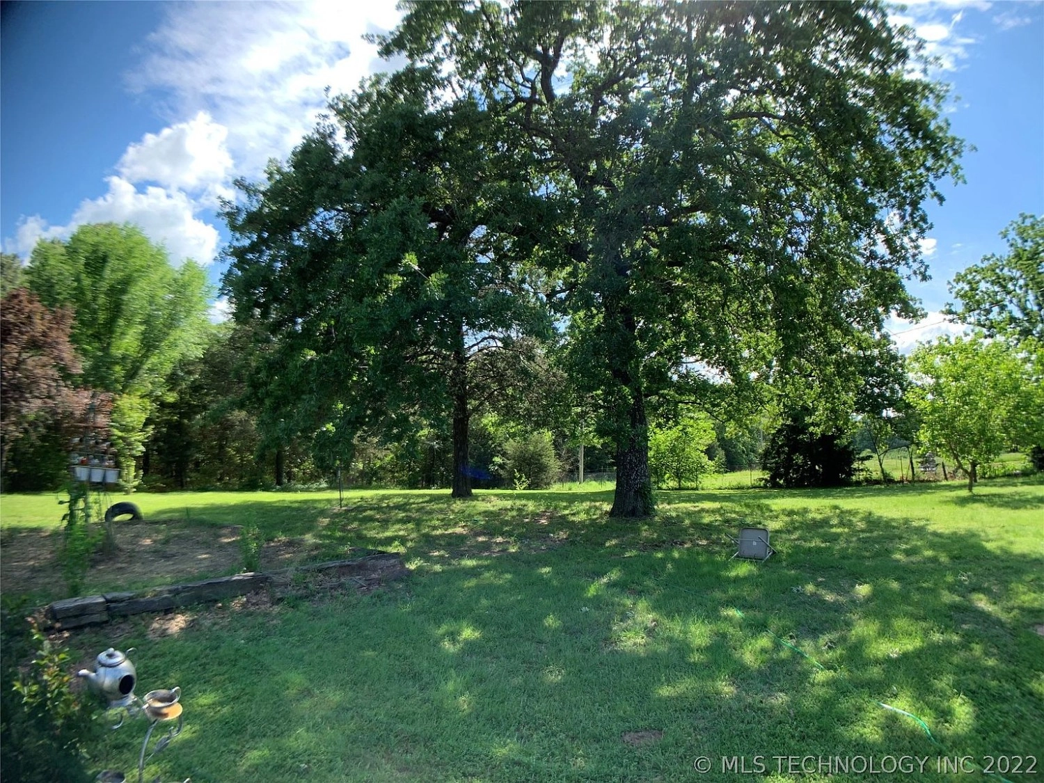 125 Allison Road Atoka OK - yard