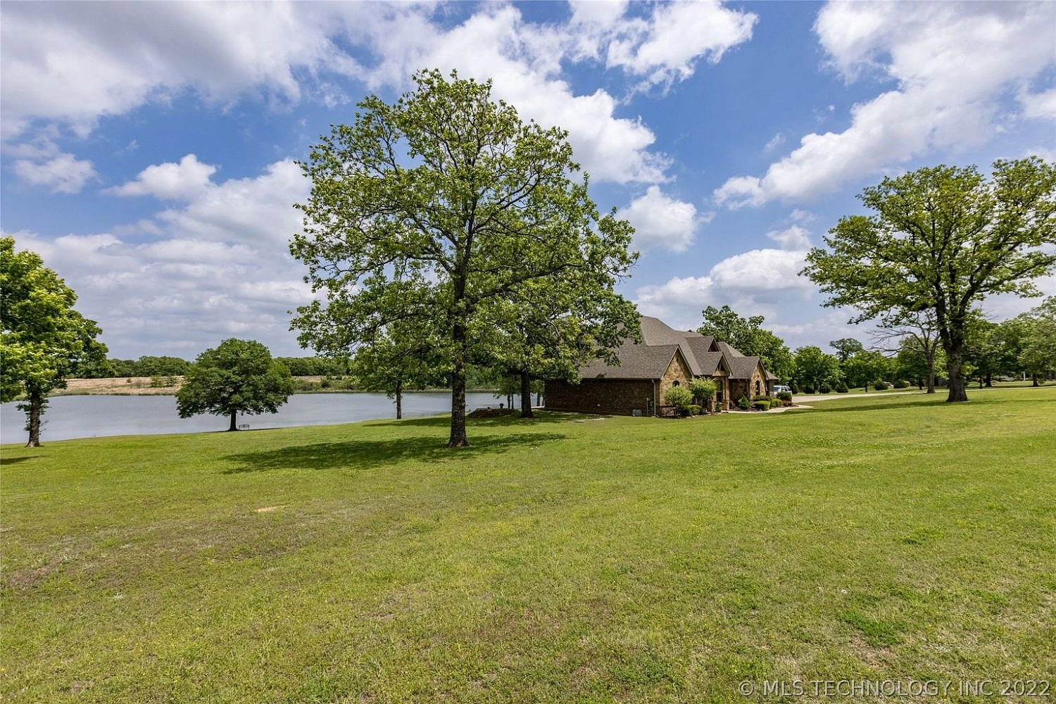 3079 N Lakeside Atoka OK - water view