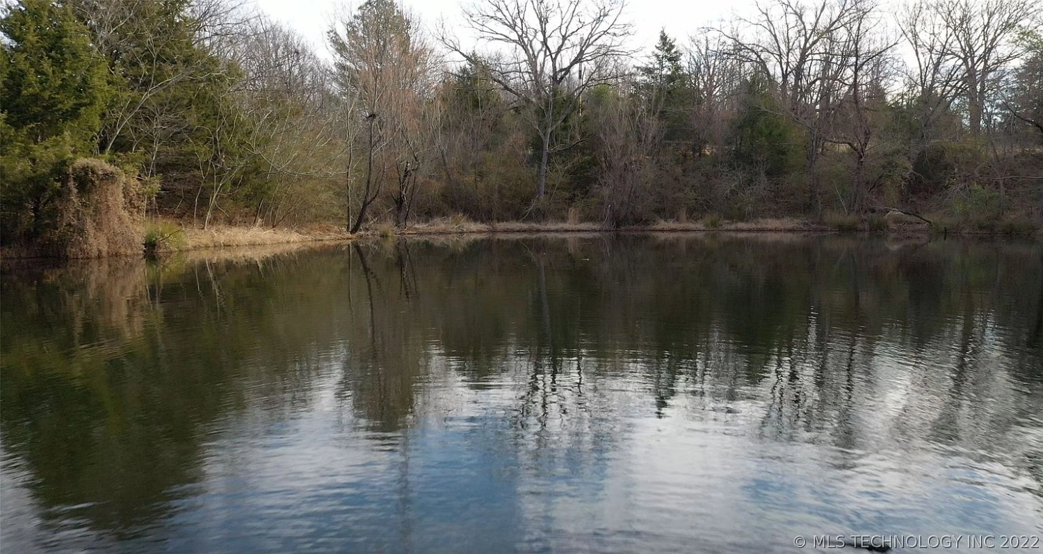 281 E Yellow Brick Atoka OK - water view