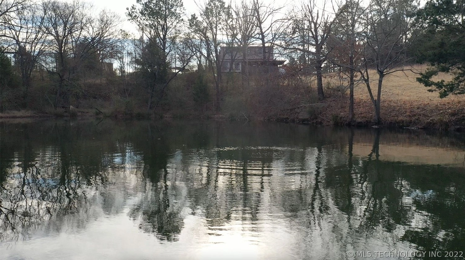 281 E Yellow Brick Atoka OK - water view