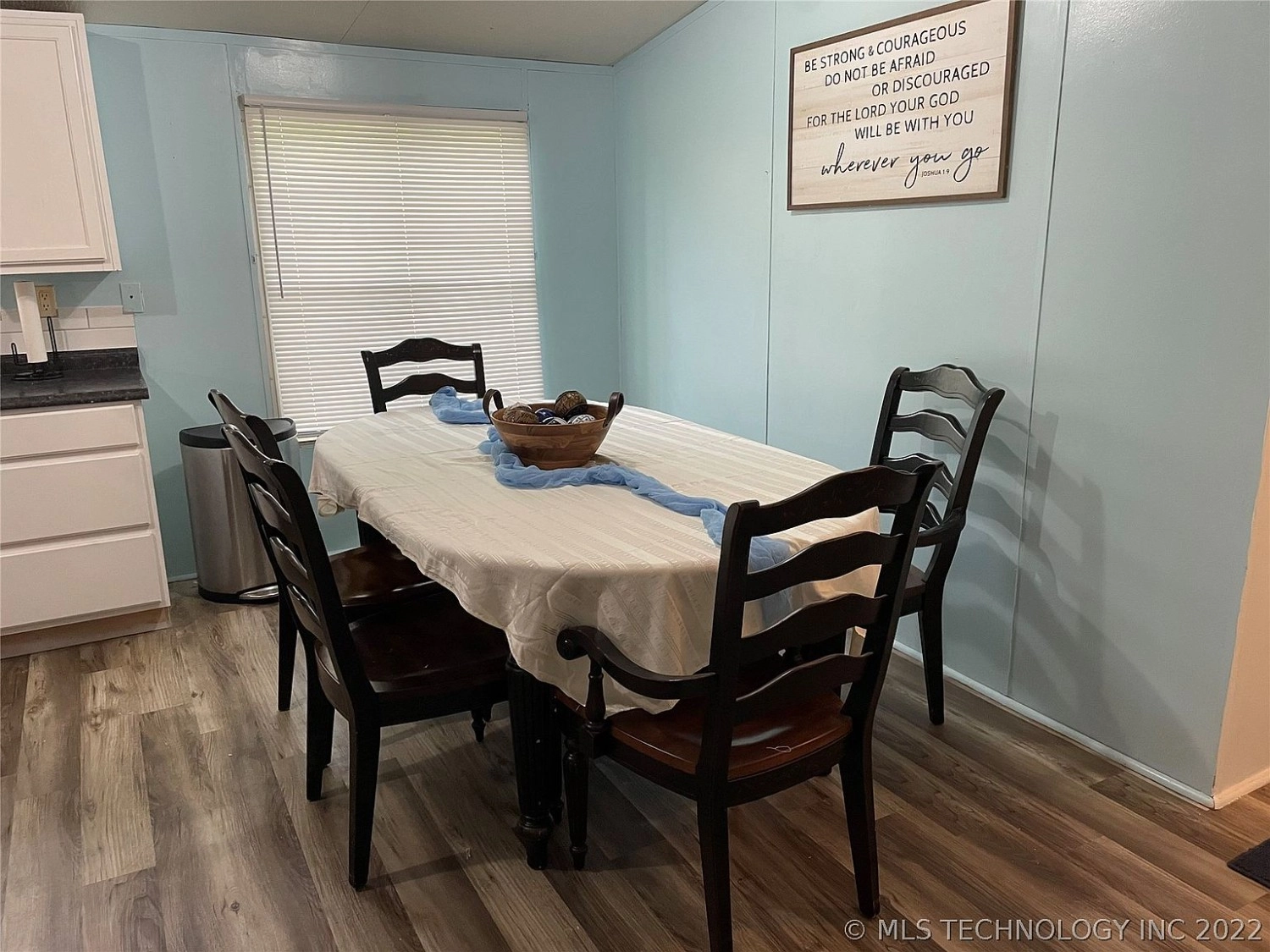 10950 Park View Kingston OK - dining area