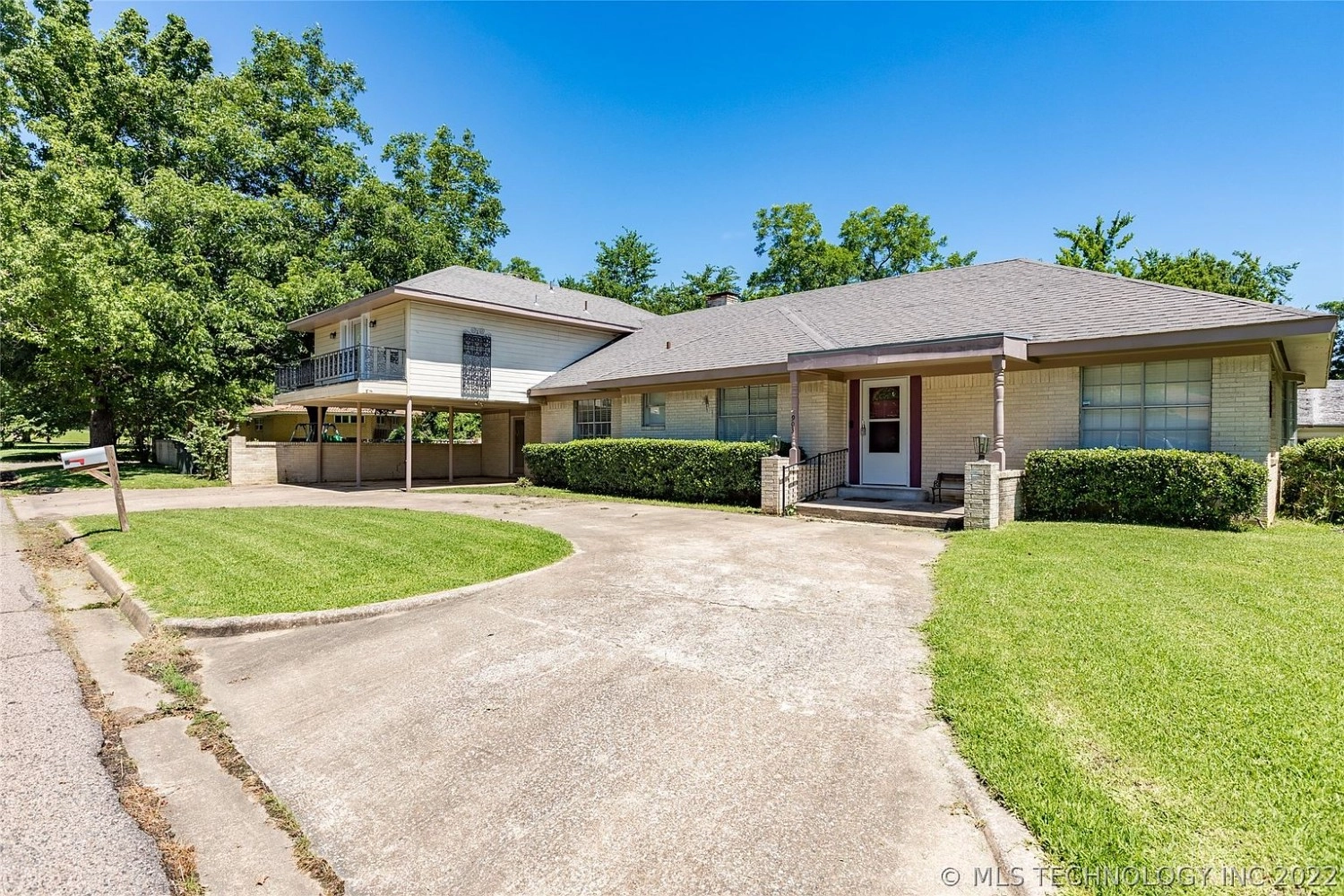 903 N 6th Avenue, Durant OK - 4 bed 3 bath home sold by Brian & Jonelle Allen