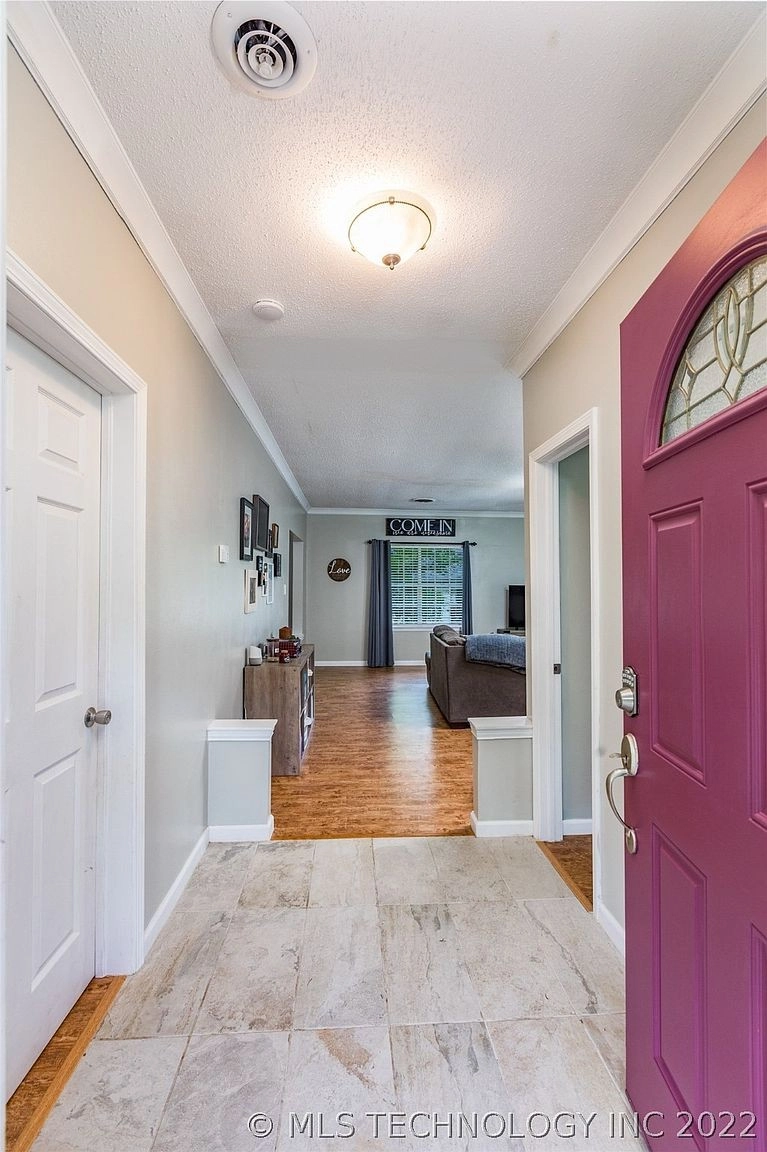 903 N 6th Avenue Durant OK - interior