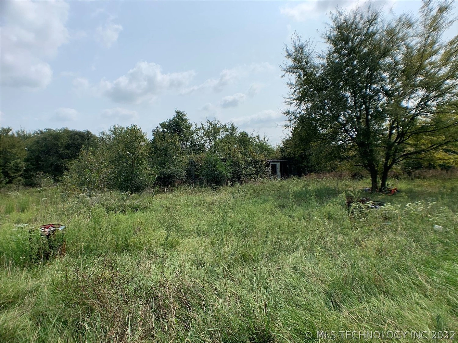 216 N Highland Atoka OK - yard