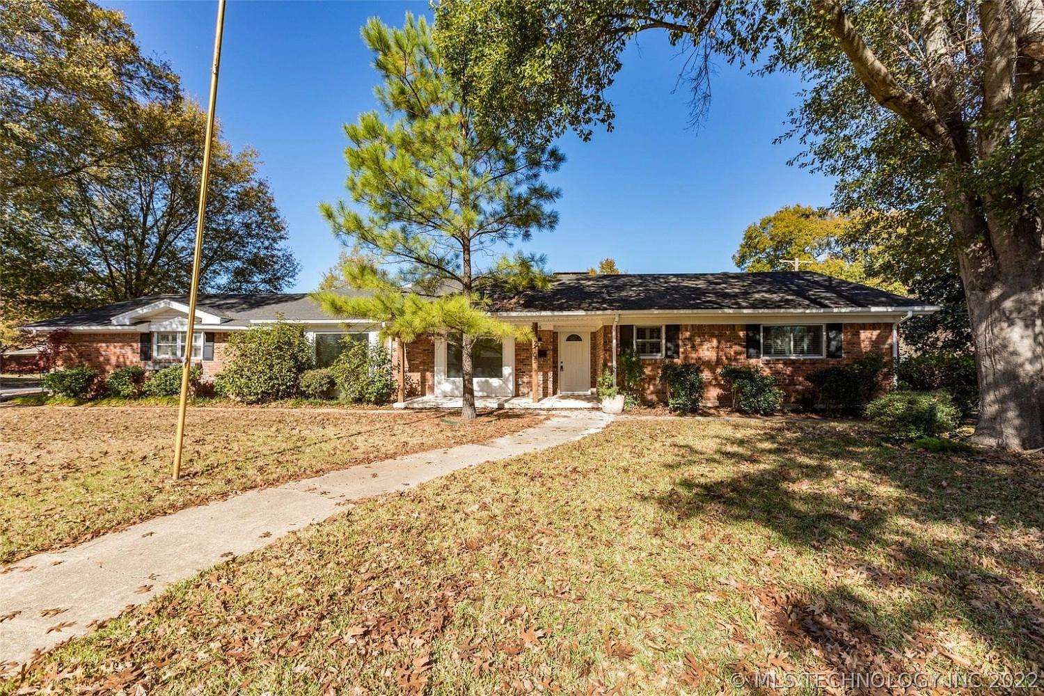SOLD: 2105 Cloverleaf, Ardmore, OK – 4 Bed, 3 Bath Home