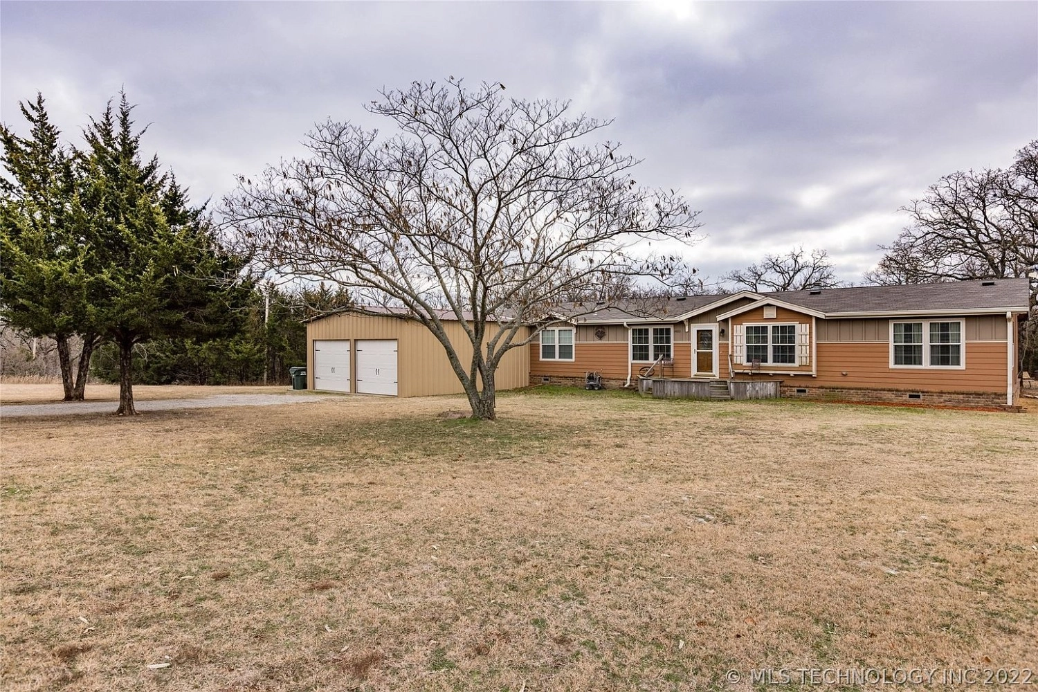 14033 Clement Kingston OK - yard