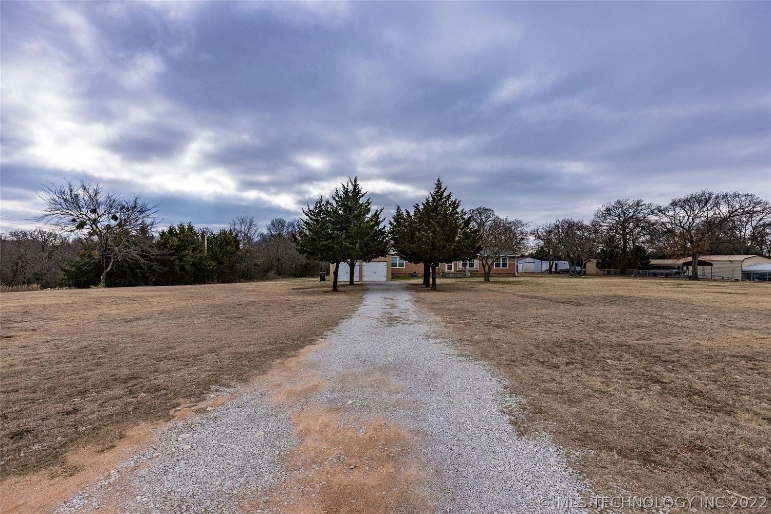 14033 Clement Kingston OK - yard