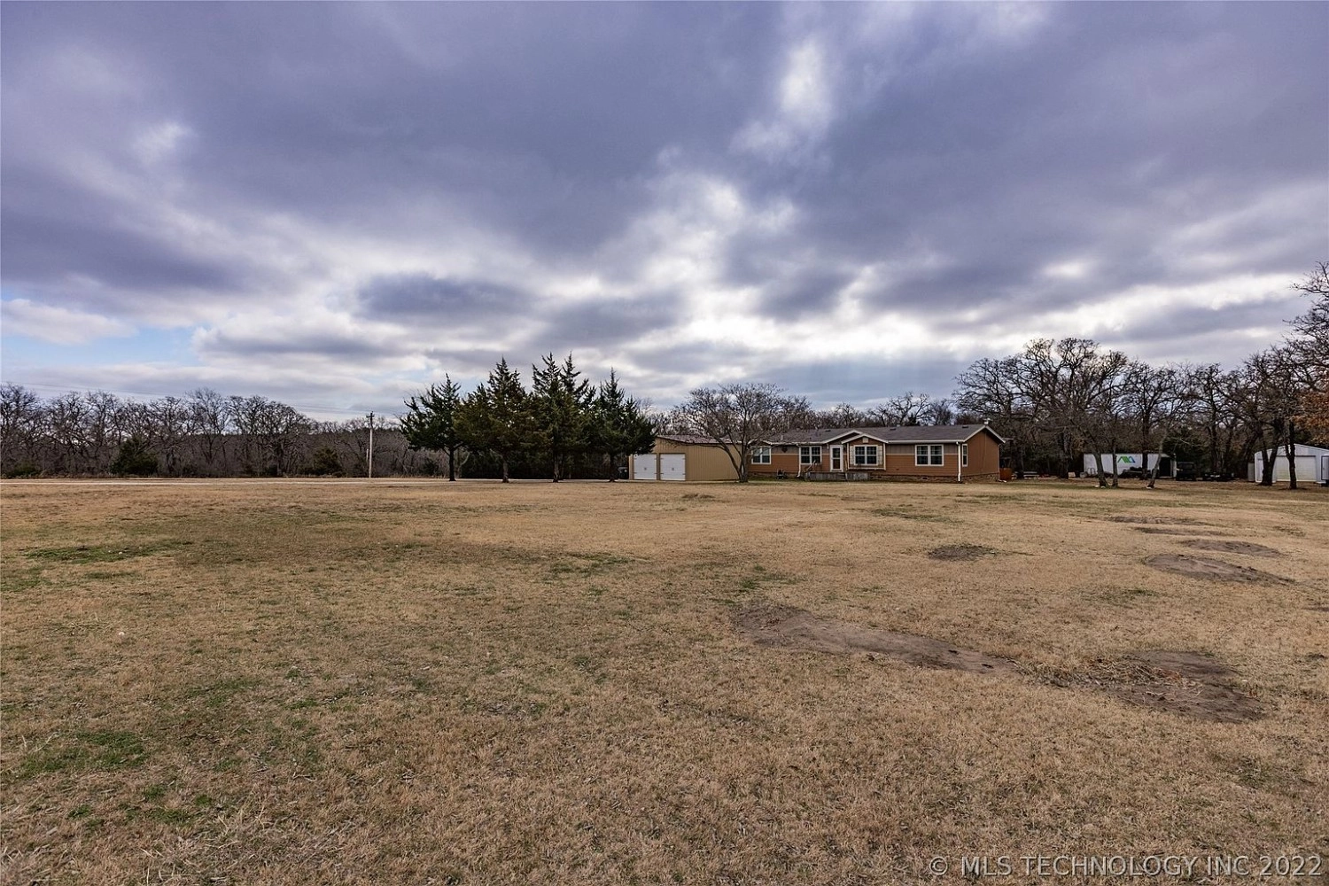 14033 Clement Kingston OK - yard