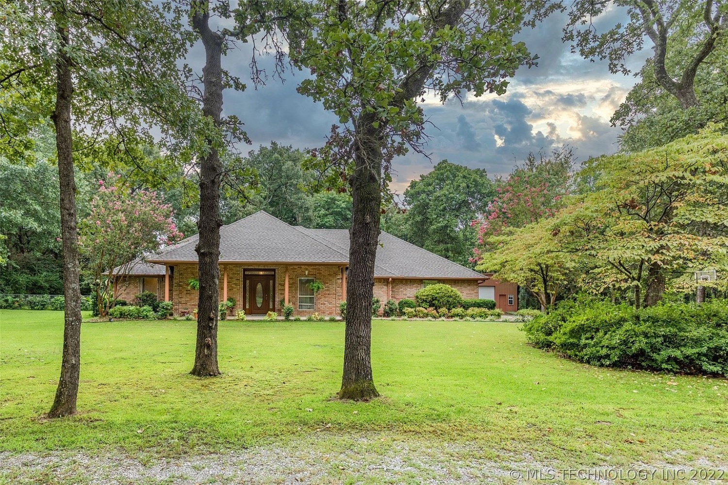 132 Green Oaks Cartwright OK - front of house