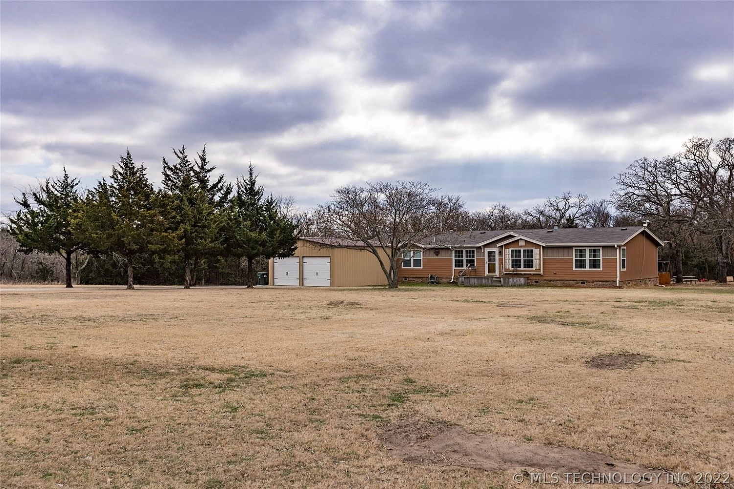 14033 Clement Kingston OK - yard