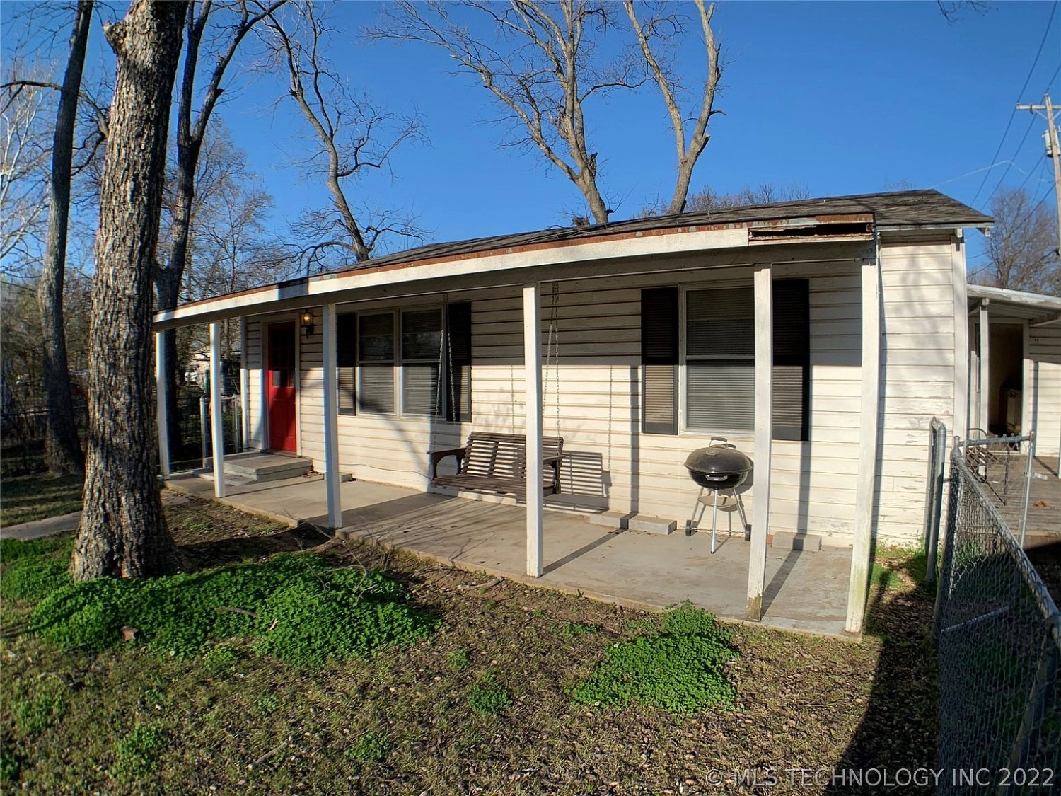 408 N 3rd Street Madill OK - side of house