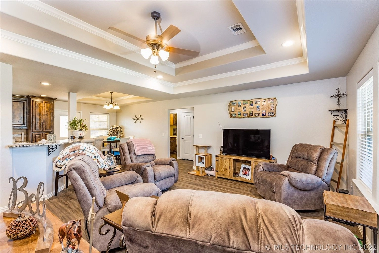 801 S Third Calera OK - living room