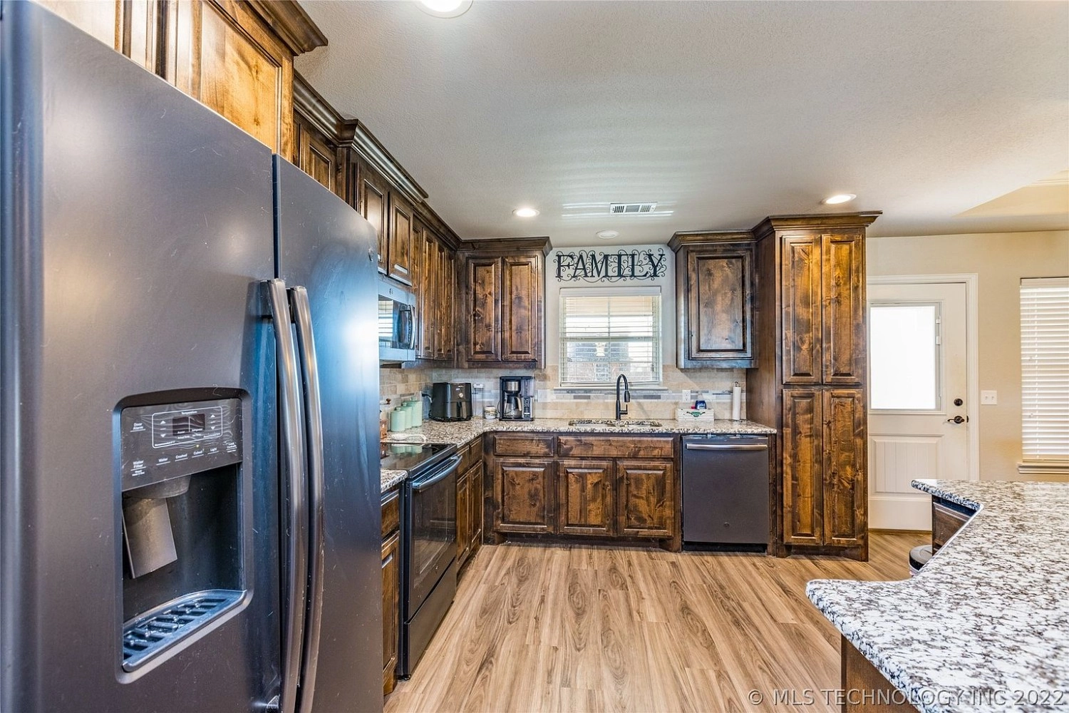 801 S Third Calera OK - kitchen