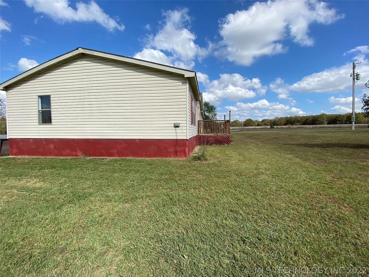 1293 S Chisolm Caddo OK - side of house