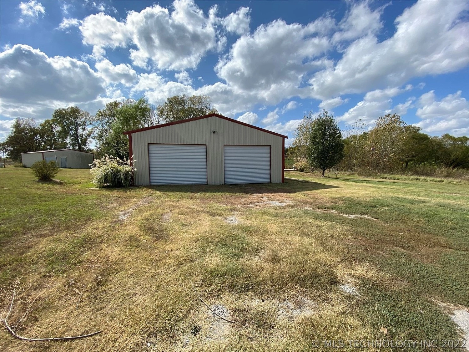 1293 S Chisolm Caddo OK - garage