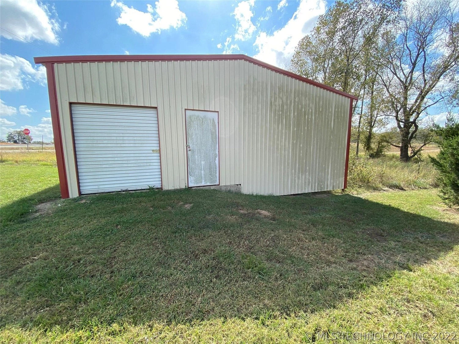 1293 S Chisolm Caddo OK - side of house