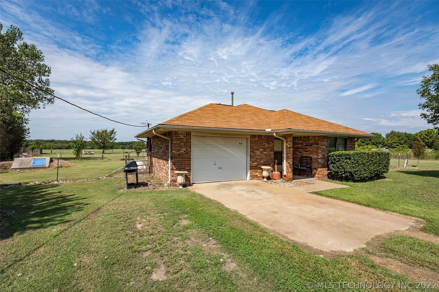 410 Lake Calera OK - front of house