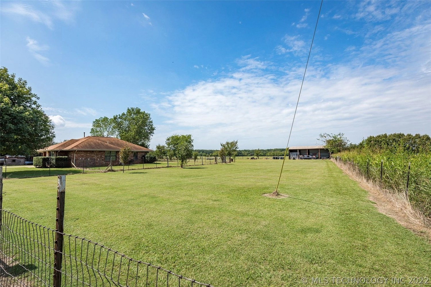 410 Lake Calera OK - yard