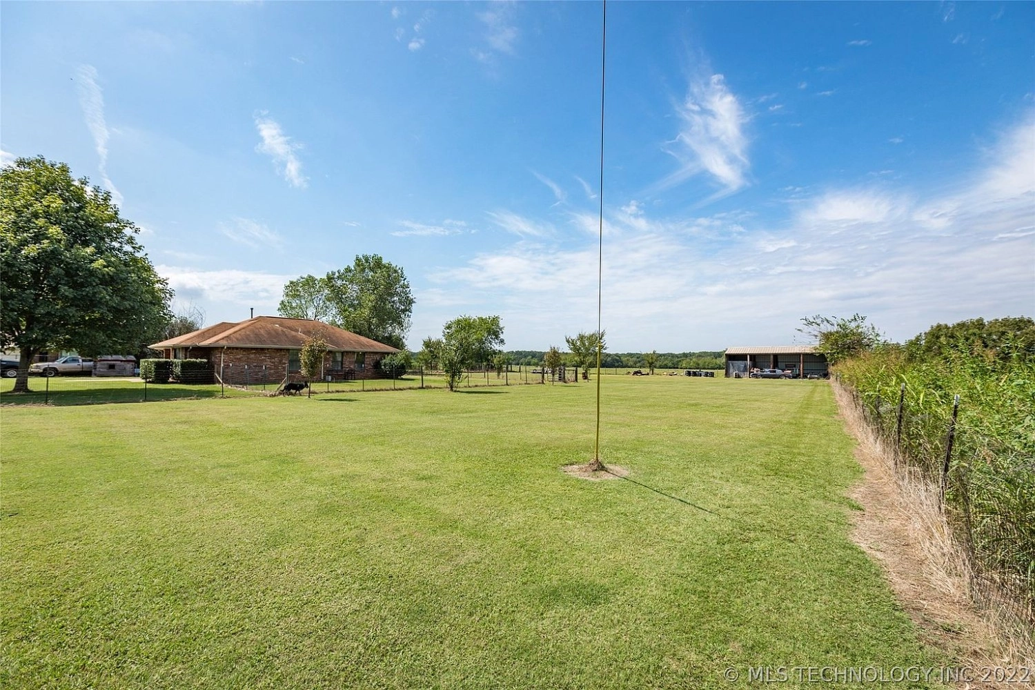 410 Lake Calera OK - yard