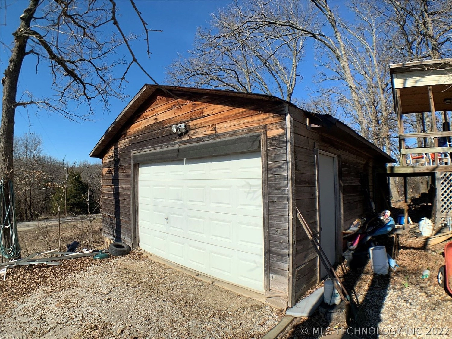 7620 Striper Road Kingston OK - garage