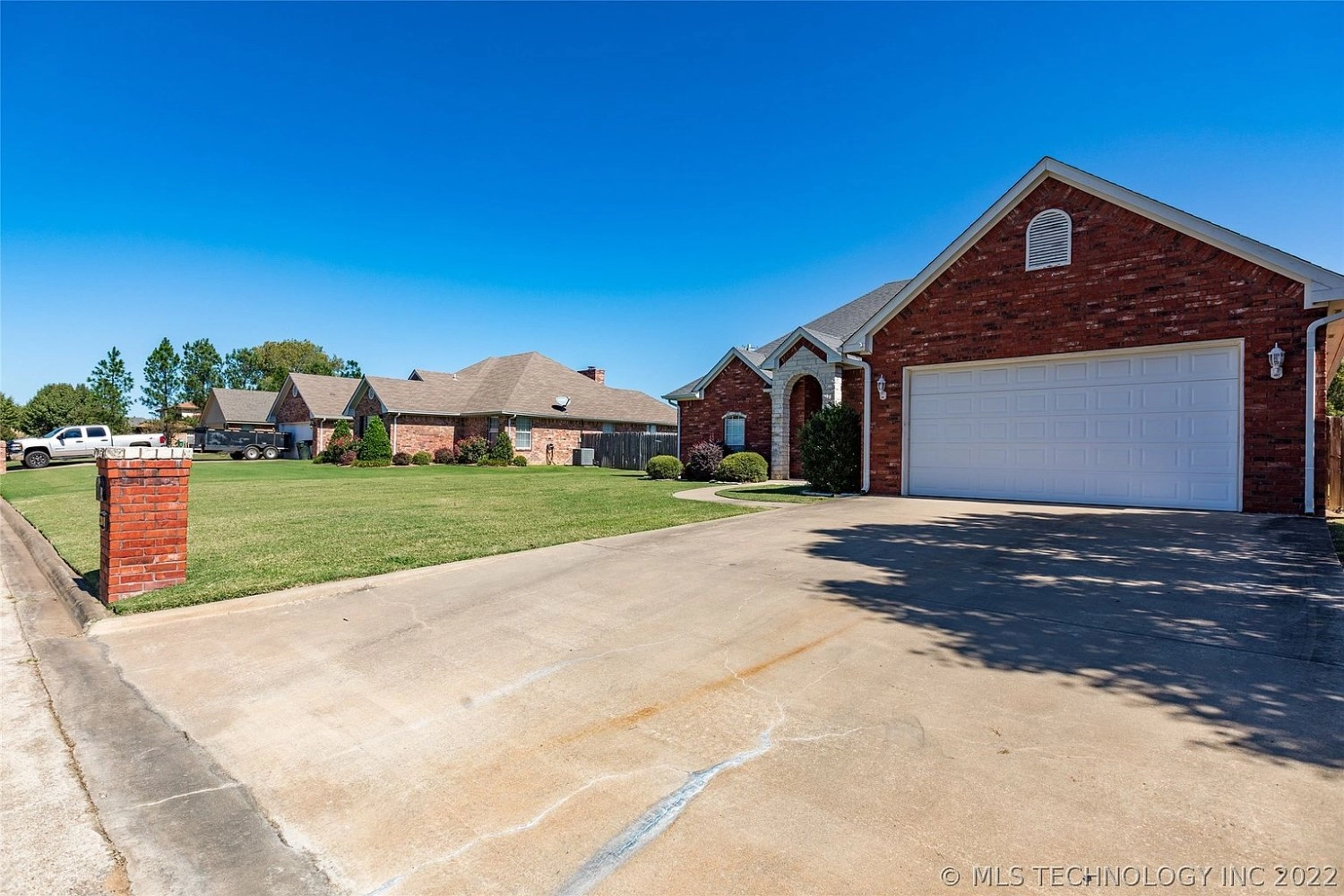 3010 Kande Lane Durant OK - garage