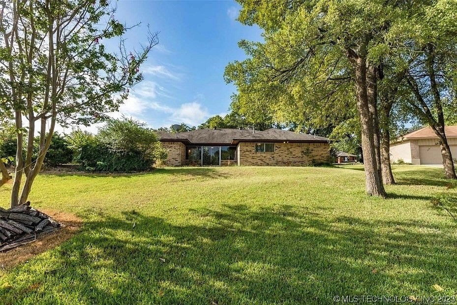 904 Briarwood Place Durant OK - yard