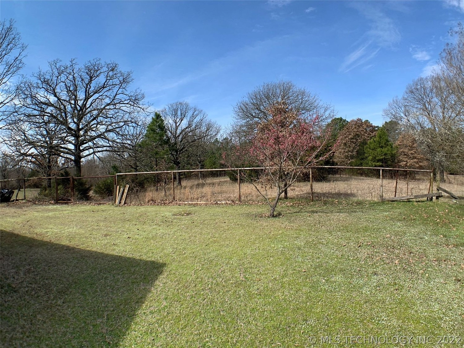 9675 S Cold Springs Road Atoka OK - yard