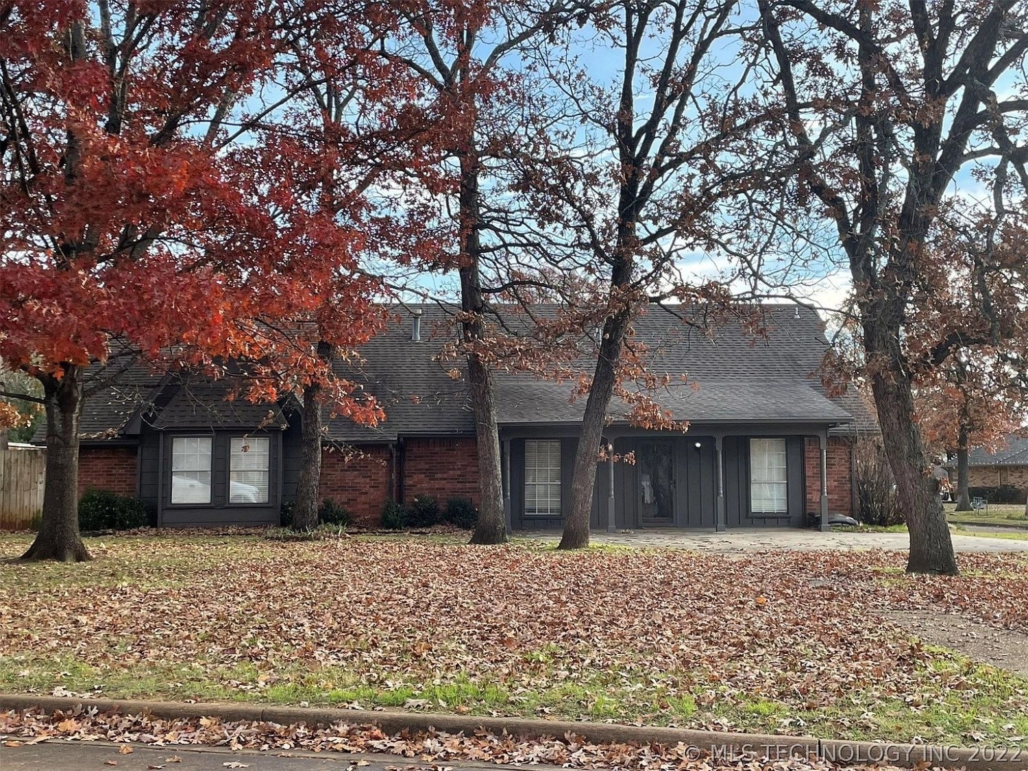 3042 Quail Ridge Durant OK - side of house