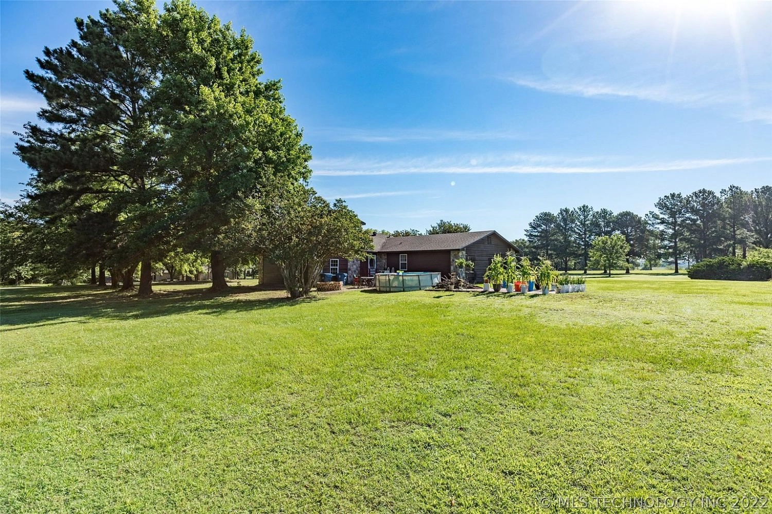 1240 W Chicken Fight Atoka OK - yard