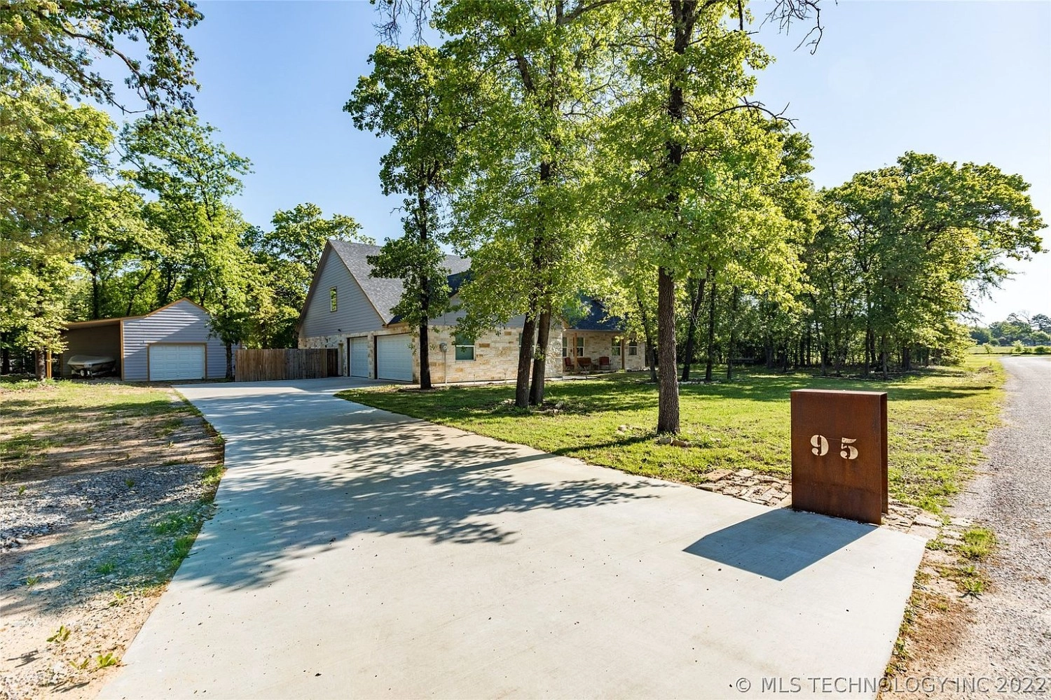 95 Post Oak Lane Cartwright OK - yard