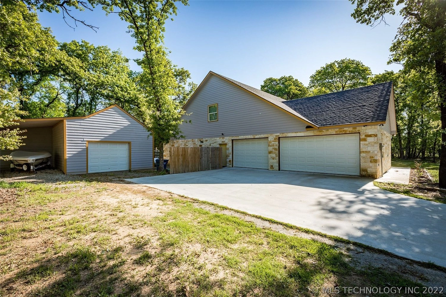 95 Post Oak Lane Cartwright OK - garage