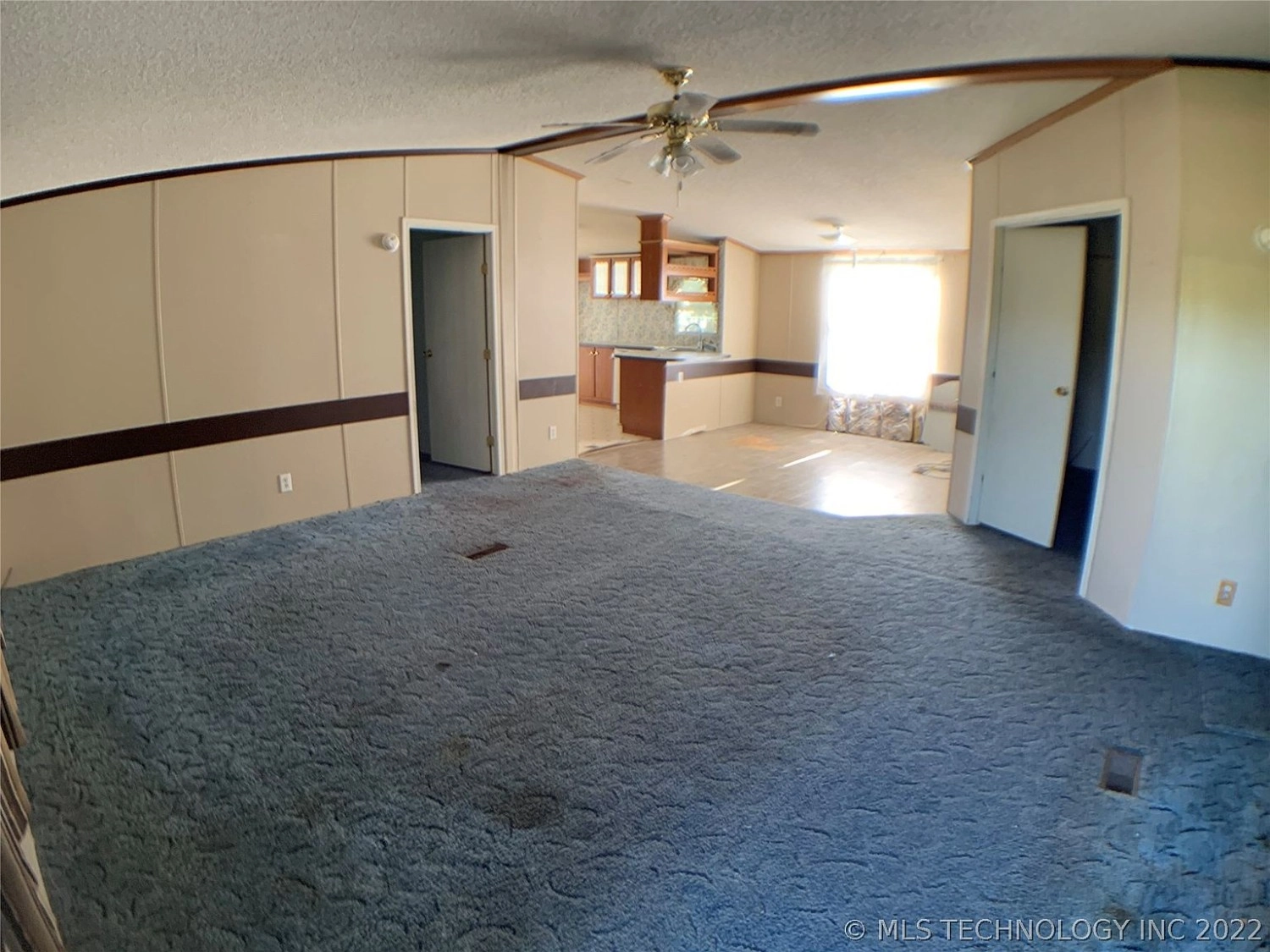 302 Finch Colbert OK - living room