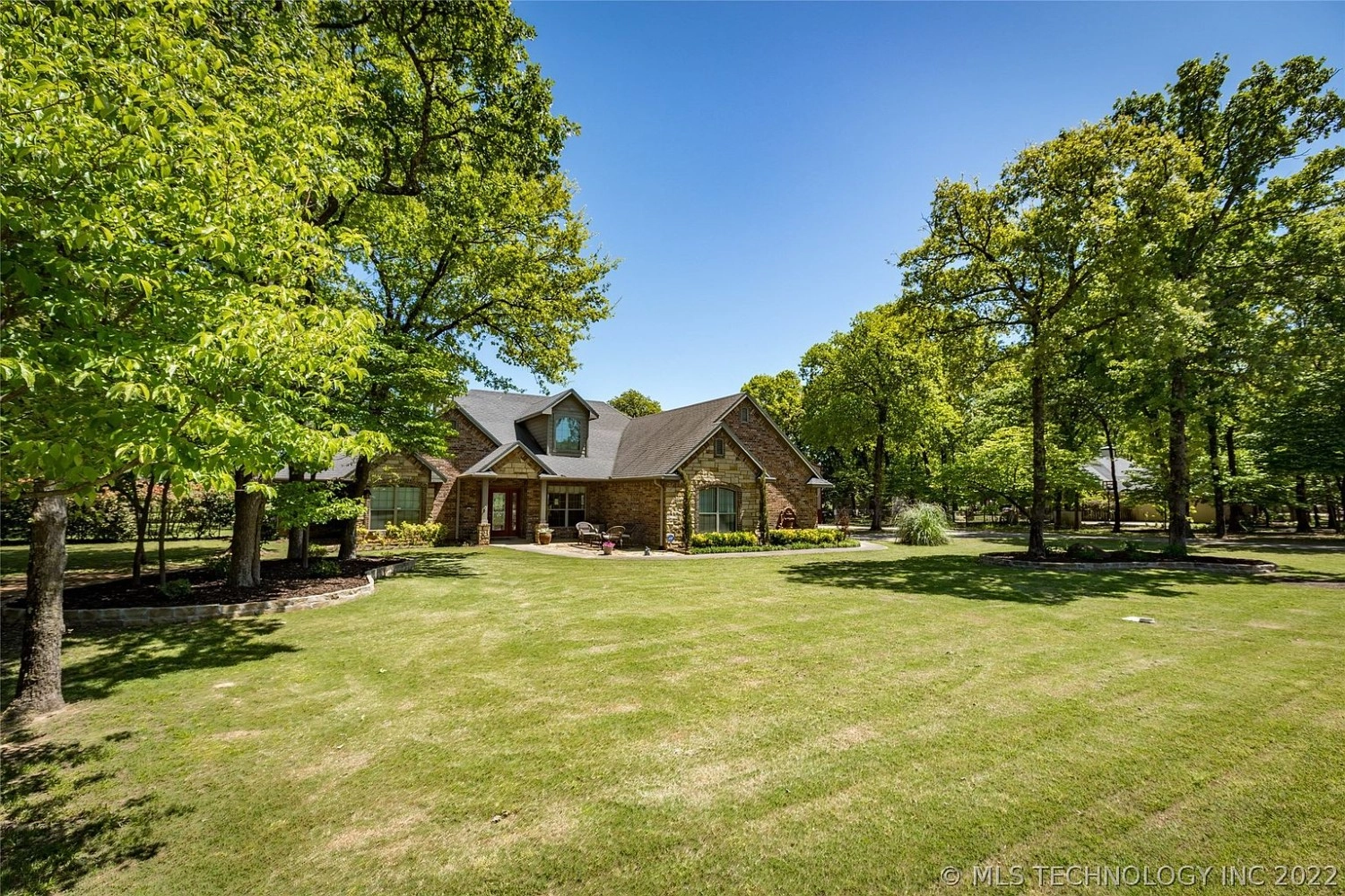 619 Thousand Oaks Cartwright OK - yard