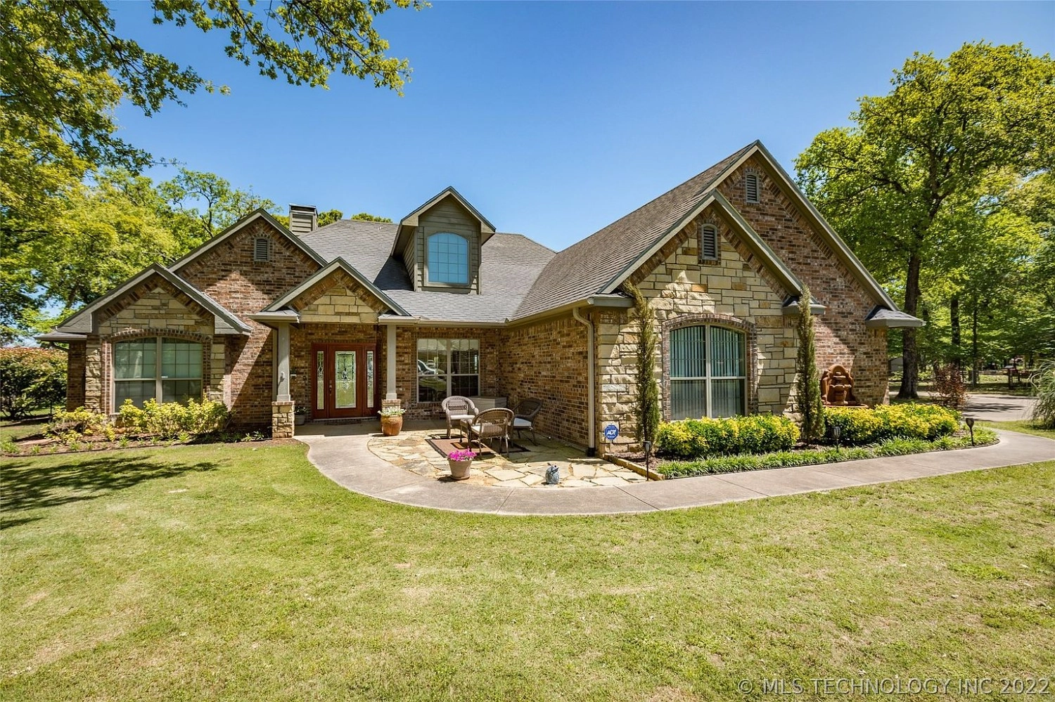 619 Thousand Oaks Cartwright OK - front of house