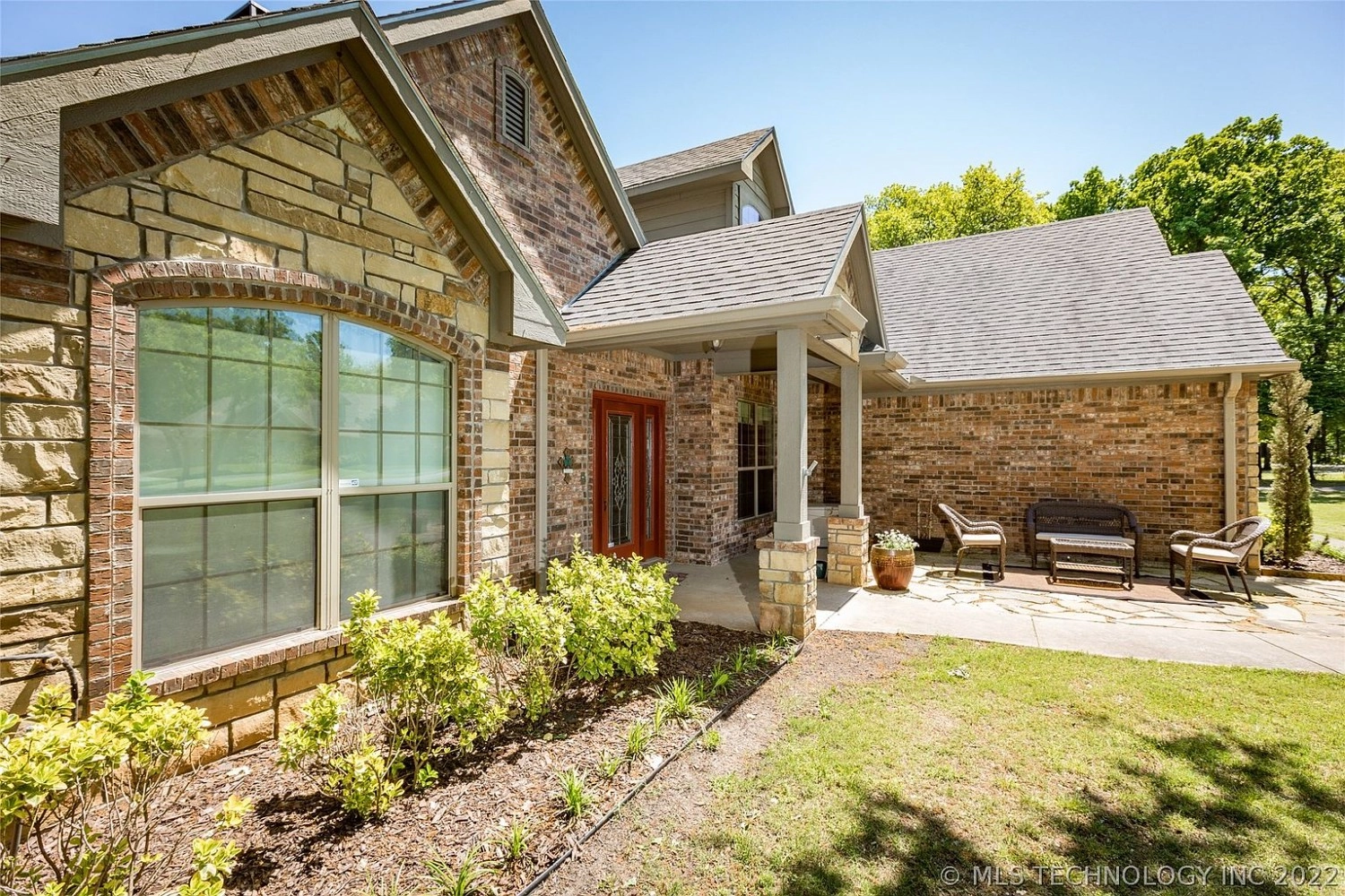 619 Thousand Oaks Cartwright OK - front of house