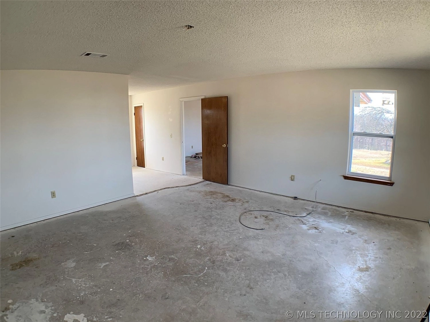 185338 Hwy 2 Moyers OK - interior