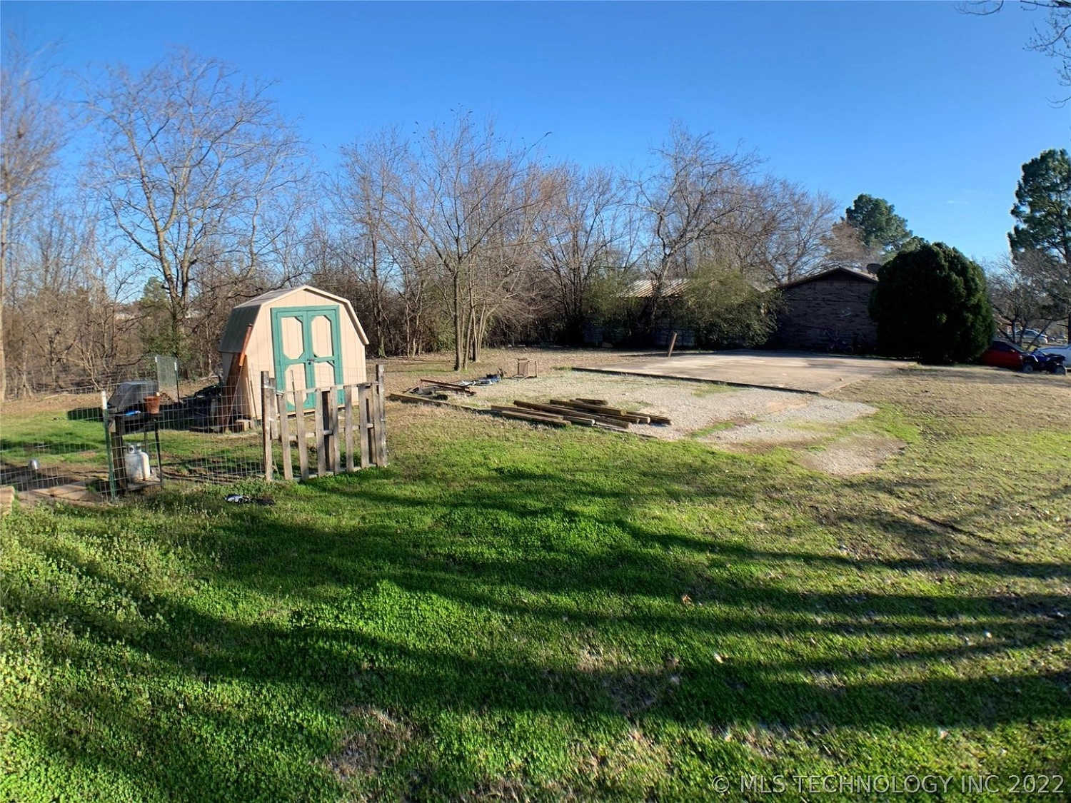 216 Umsted Street Colbert OK - yard