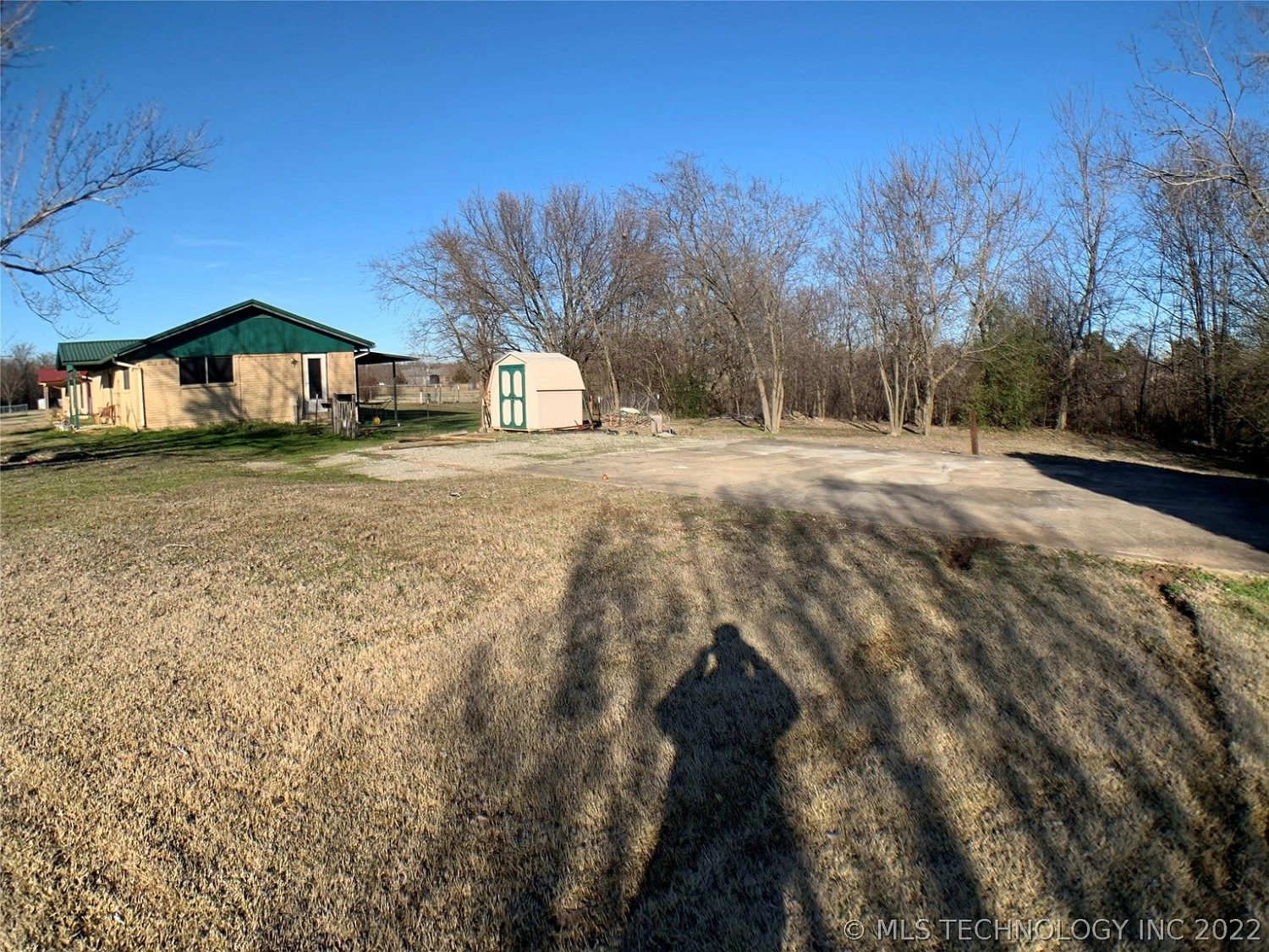 216 Umsted Street Colbert OK - yard
