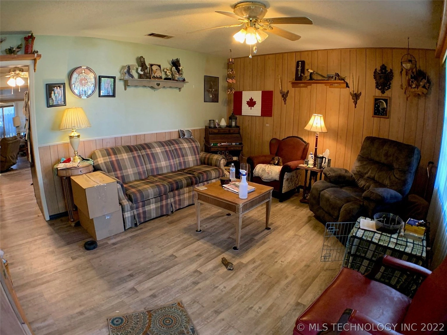 407 Moore Avenue Colbert OK - living room