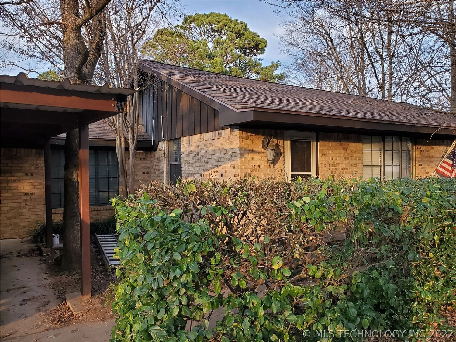 1946 W Elm Street Durant OK - Front entry