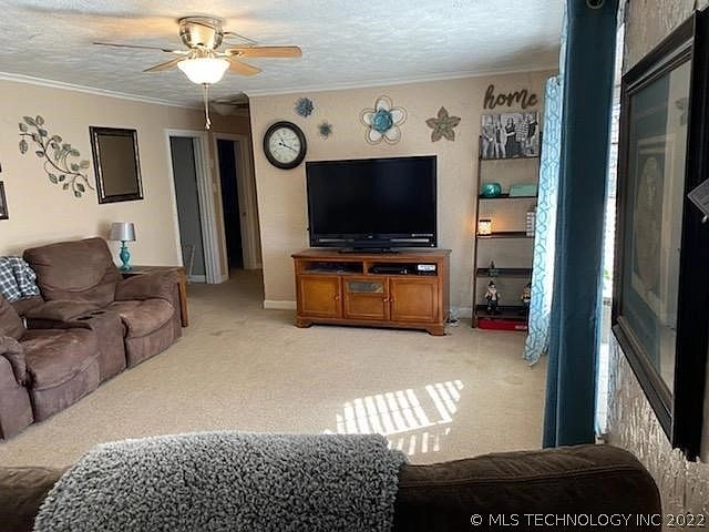 1946 W Elm Street Durant OK - TV area