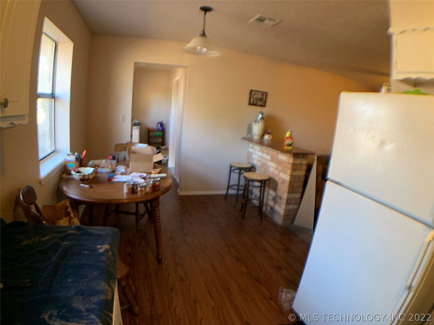 18906 8th Street Oakland OK - Dining area