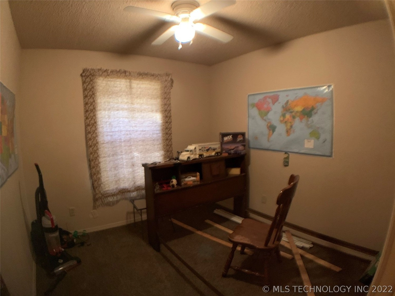 18906 8th Street Oakland OK - Office room