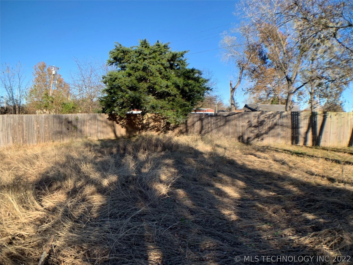 18906 8th Street Oakland OK - Backyard