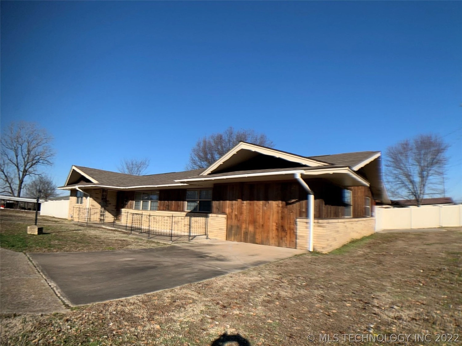 SOLD: 511 W 8th Street, Atoka, OK – Home